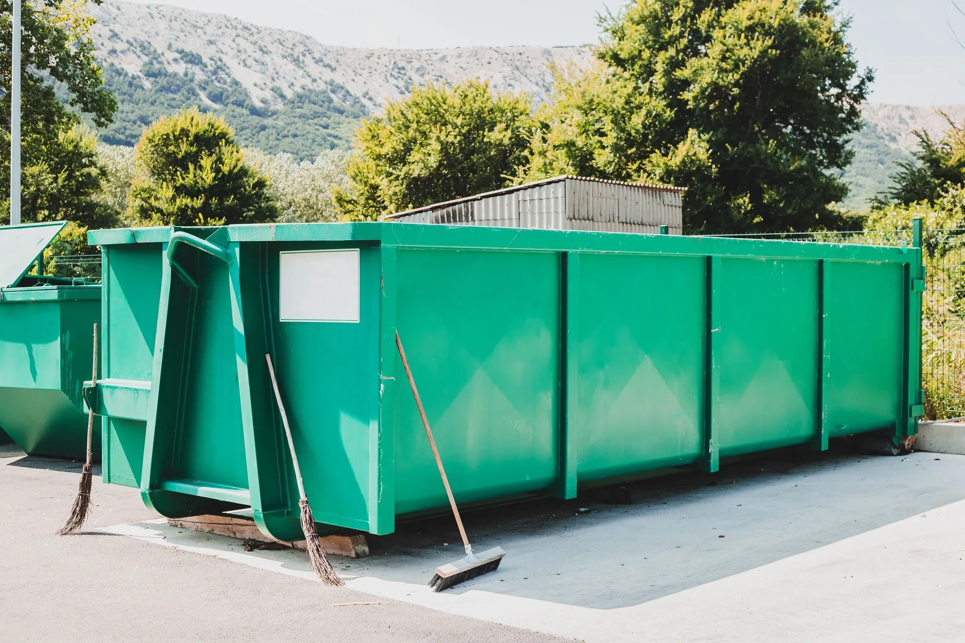 Commercial dumpster rental